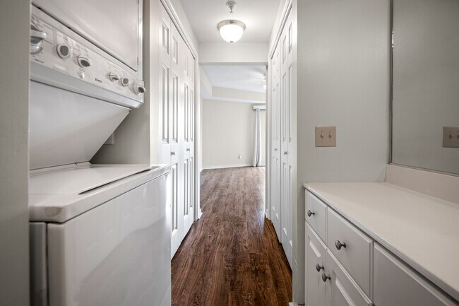 Building Photo - 301 Beacon Ridge Dr