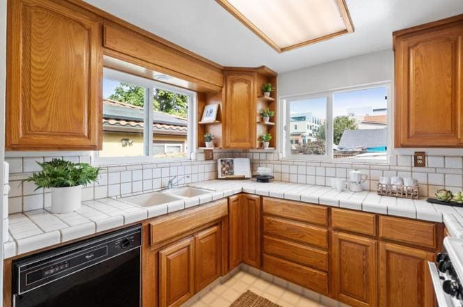 Building Photo - 340 Florence St