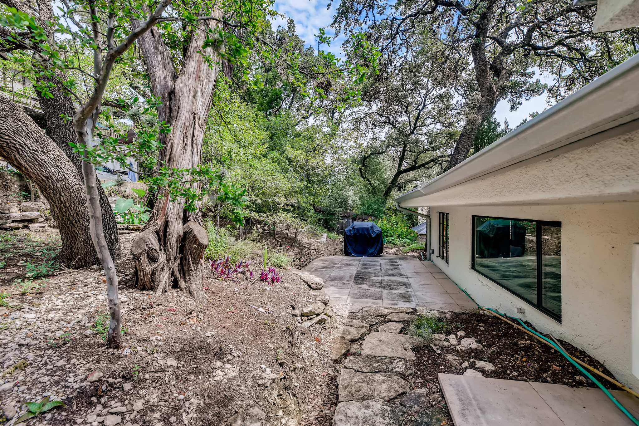 Building Photo - 806 Bouldin Ave