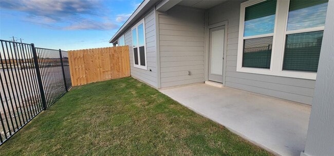 Building Photo - 2341 Moon Tower Trl