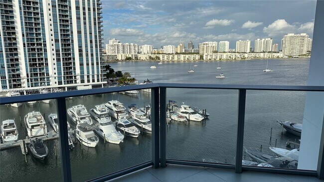 Building Photo - 17111 Biscayne Blvd