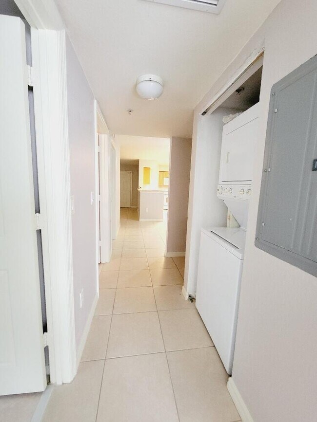 Building Photo - 6761 Heritage Grande