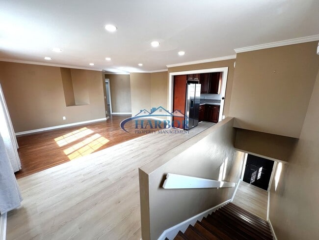 Building Photo - Charming Downey Duplex with Upgrades and Two-Car Garage