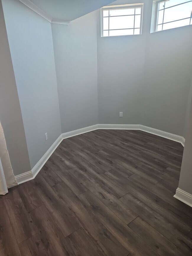 Building Photo - Custom 4 bedroom 3 bath in Hidden Valley Lake