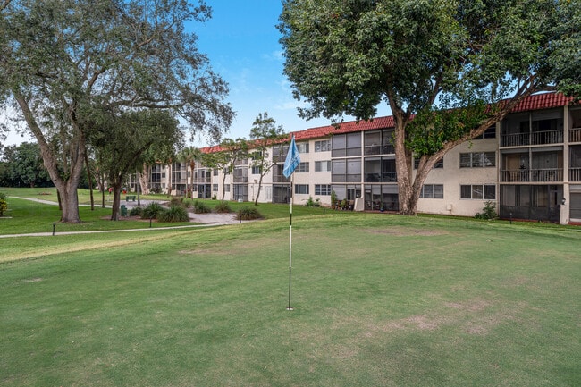 Building Photo - 8911 S Hollybrook Blvd