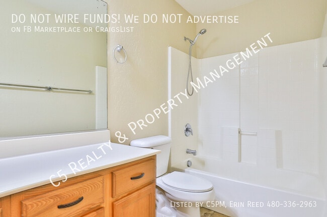 Building Photo - 16886 W Portland St