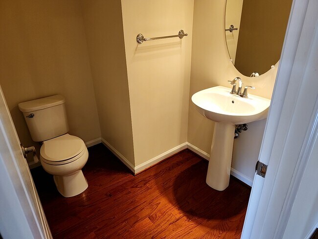 Building Photo - Bryans Road Townhome Retreat | Flexible Lease Available