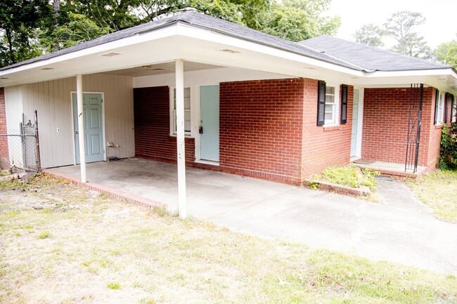 Building Photo - Charming 3-Bedroom Home for Rent!