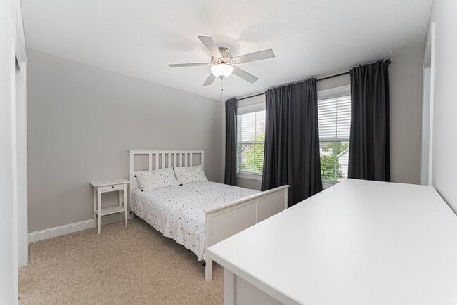 Building Photo - Stunning home in Olentangy schools!