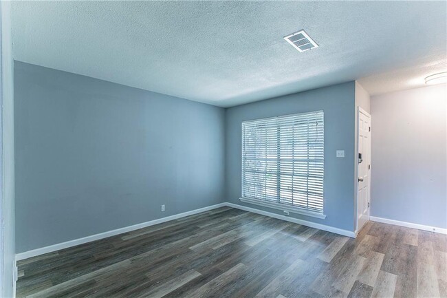 Building Photo - 1171 Angelina St