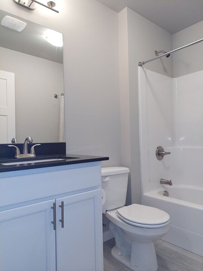 Building Photo - Beautiful Three Bedroom In Ferndale