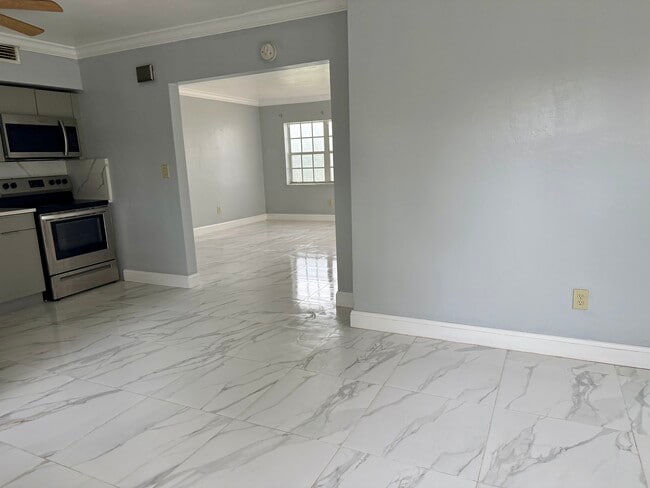 Building Photo - 1161 NW 116th St