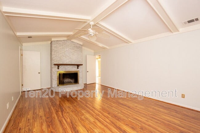 Building Photo - 6124 Canterbury Dr