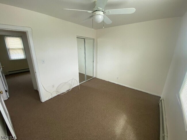 Building Photo - 15 Claverack Rd