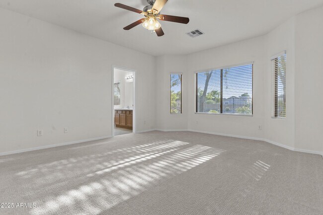 Building Photo - 8512 S 56th Ln