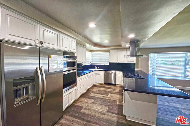 Building Photo - 23526 Dolorosa St