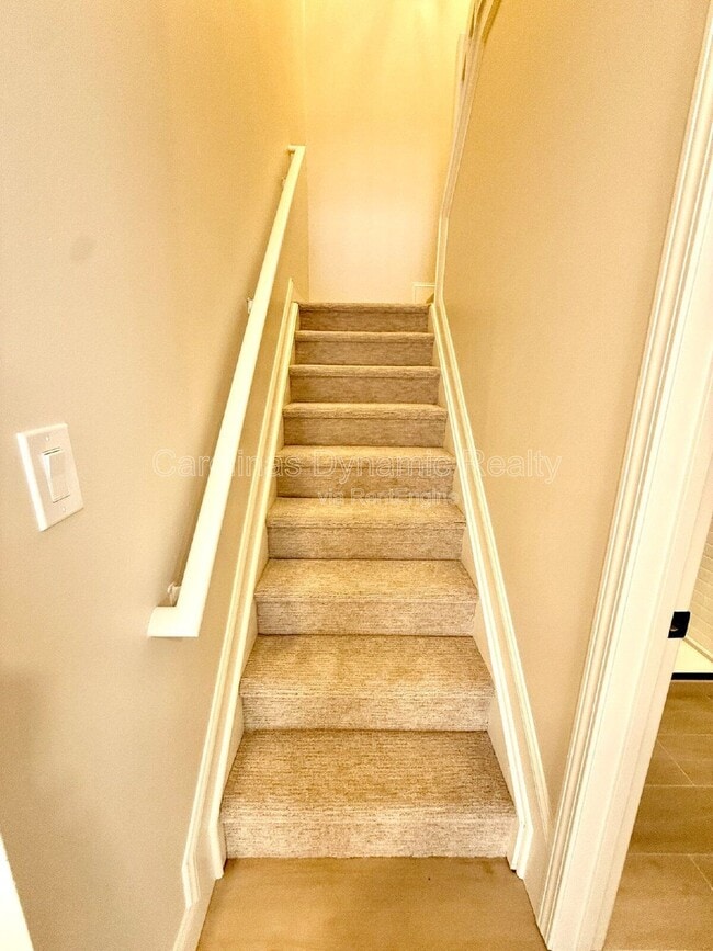 Building Photo - 8811 Roseton Ln