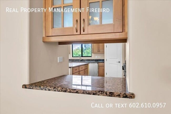 Building Photo - 7297 N Scottsdale Rd
