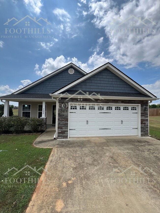 Primary Photo - Your Next 3BR Home Awaits – Pets Welcome!