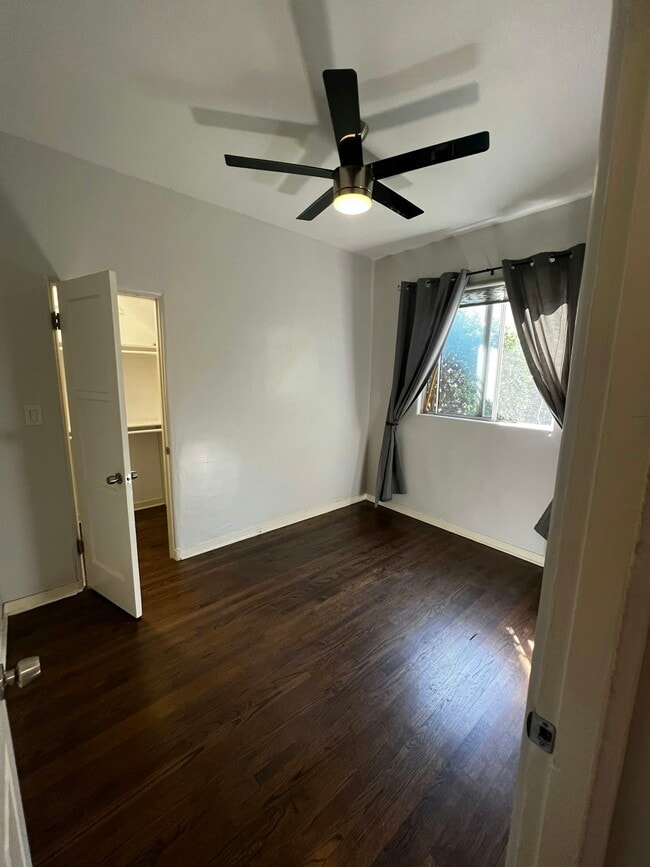 Building Photo - 934 N Ogden Dr