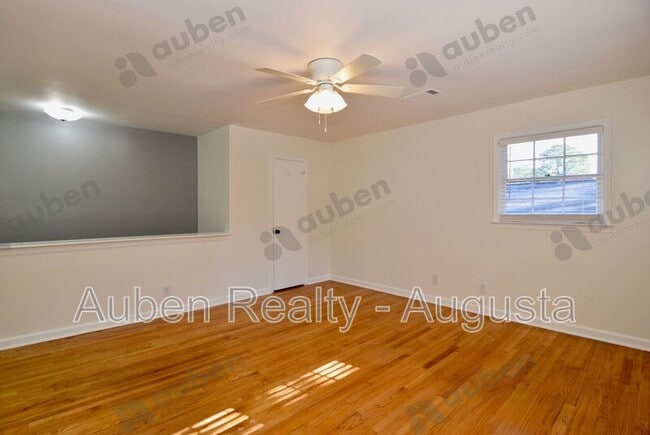 Building Photo - 239 Greene St