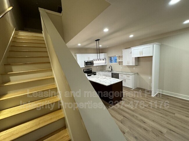 Building Photo - 136 Greentree Dr