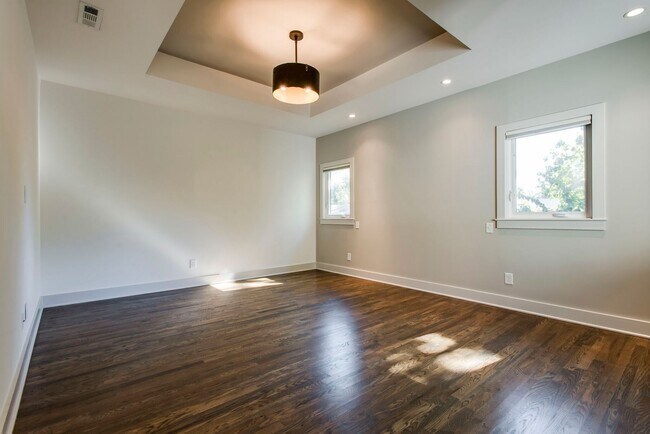 Building Photo - Beautiful Green Hills 4 BD 3 1/2 BA Home W...