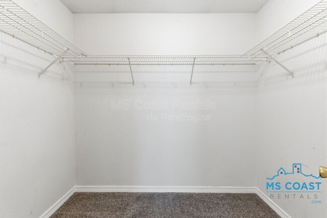 Building Photo - 11352 Fairfield Blvd