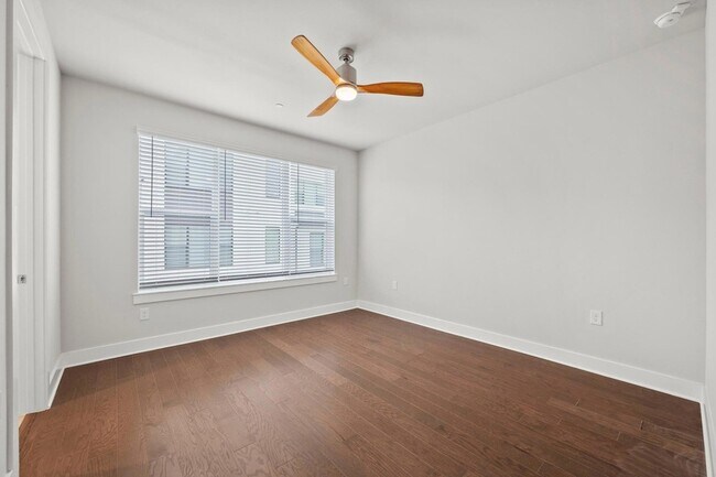 Building Photo - 4410 Grotto Dr