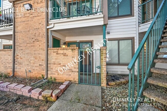 Building Photo - 2311 Basil Dr