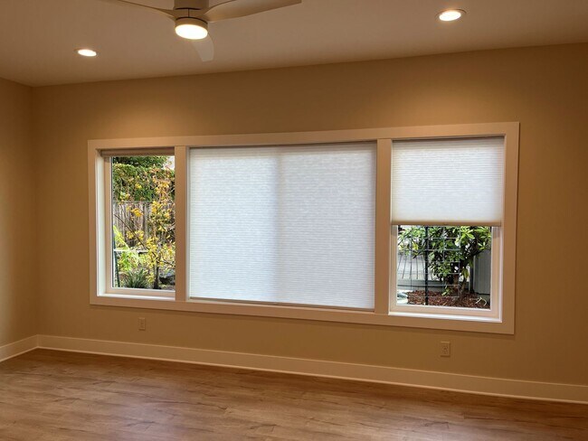 Building Photo - rdog