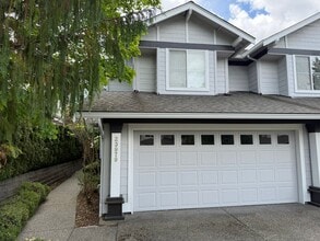 Building Photo - 3bd/2.5ba Sammamish Townhome