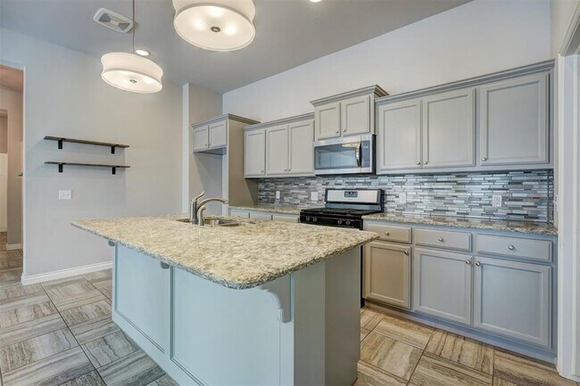 Building Photo - 12490 Native Hill Dr