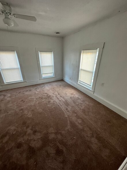 Building Photo - 4 Shepard St