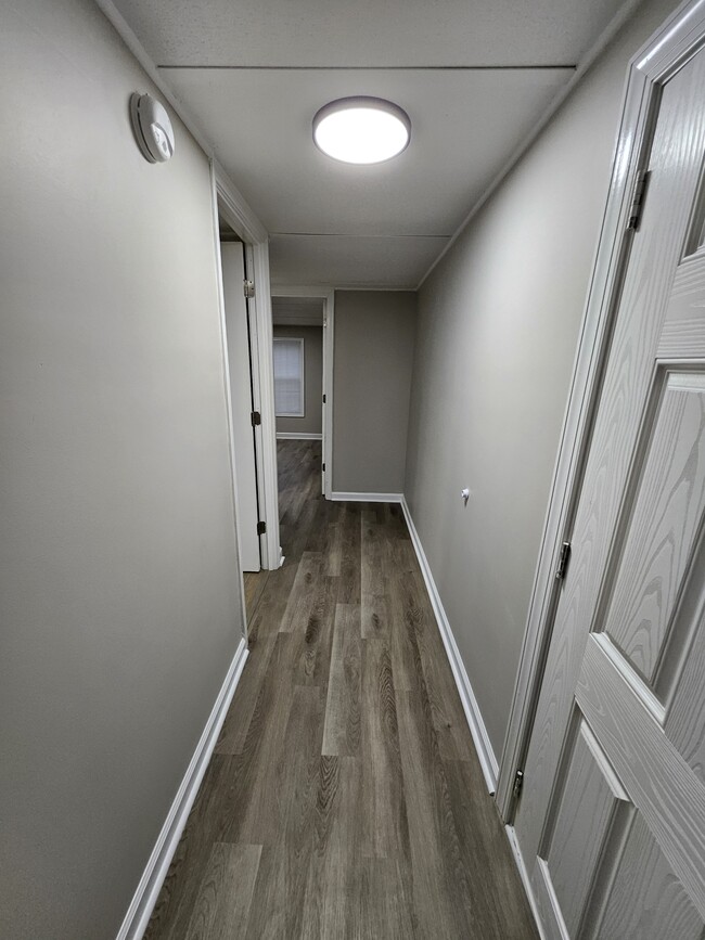 Building Photo - 118 Oakridge Dr