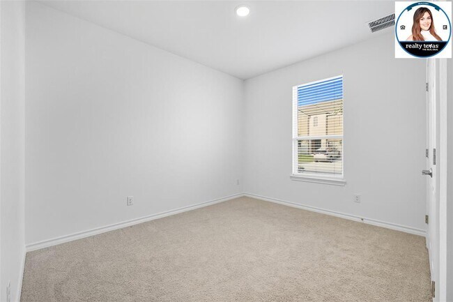 Building Photo - 215 Thurman Holt Rd