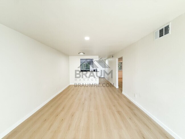 Building Photo - 11839 Burbank Blvd