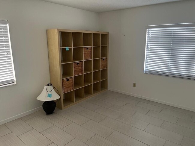 Building Photo - 3111 Pass a Grille Way