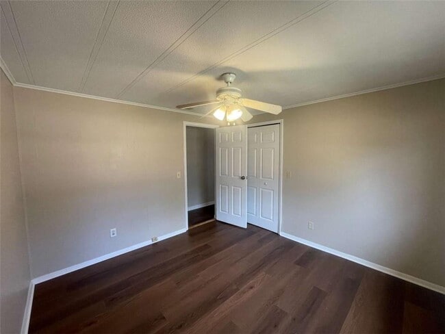 Building Photo - 693 Bluebird Dr SE