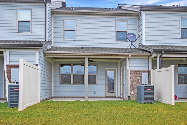 Building Photo - 2576 Wellesley Square Dr