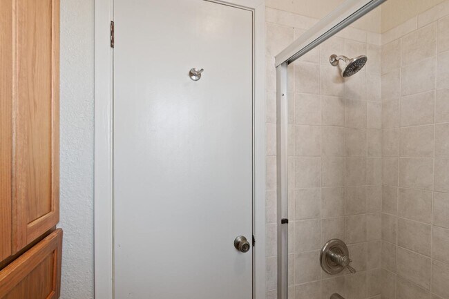 Building Photo - 115 Rhonda Dr