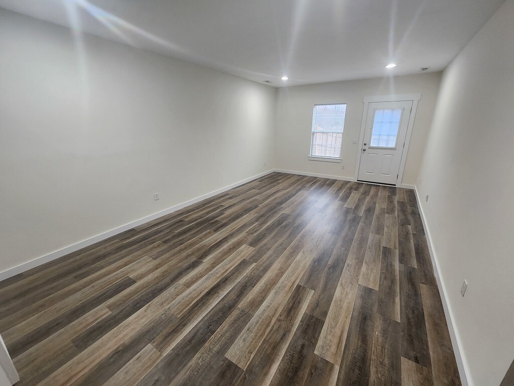 Building Photo - 1006 N 24th St