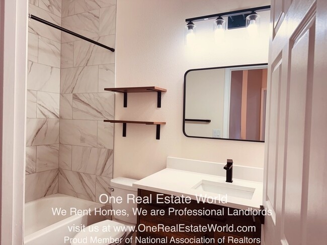 Building Photo - 13507 Summerton Dr