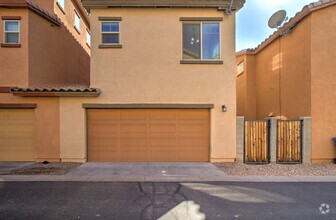 Building Photo - 2014 N 77th Dr
