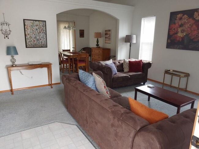 Building Photo - "Welcome to the fully furnished rancher wi...
