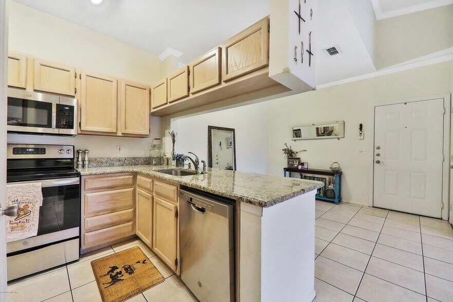 Building Photo - 120 Veracruz Dr