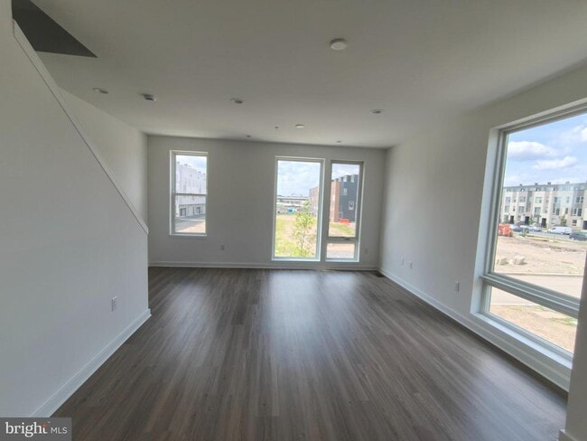 Building Photo - 3040 Northbank Pl