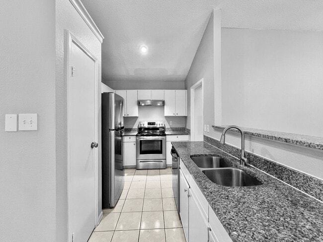 Building Photo - Charming 3-Bed, 2-Bath Home in Lewisville with Open Floor Plan & Fireplace