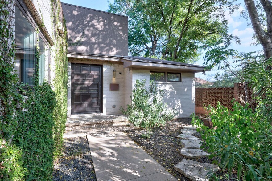 Building Photo - 609 Josephine St