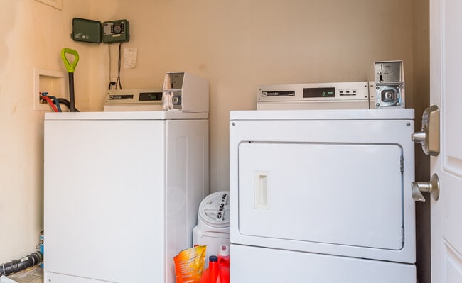 Building Photo - 2761 Stout St